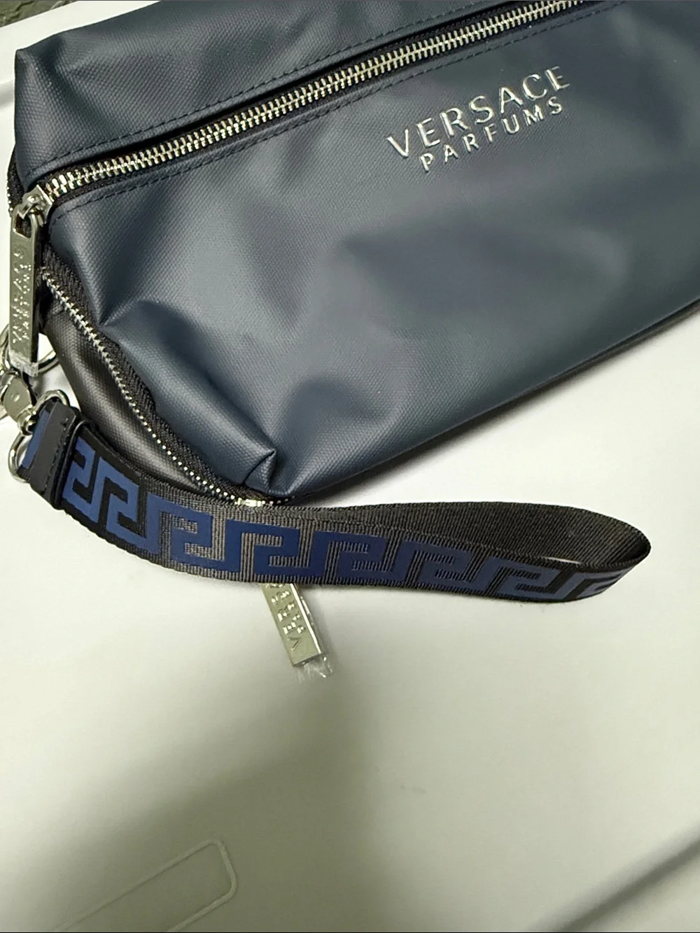 NWOT Versace Parfums toiletry pouch - Picture 4 of 8